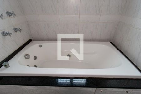 Apartamento para alugar com 210m², 4 quartos e 3 vagas Apartamento para alugar com 210m², 4 quartos e 3 vagasDetalhe do banheiro