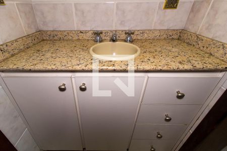 Apartamento para alugar com 210m², 4 quartos e 3 vagas Apartamento para alugar com 210m², 4 quartos e 3 vagasDetalhe do banheiro