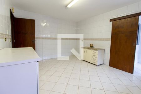 Apartamento para alugar com 210m², 4 quartos e 3 vagas Apartamento para alugar com 210m², 4 quartos e 3 vagasCozinha - Armários