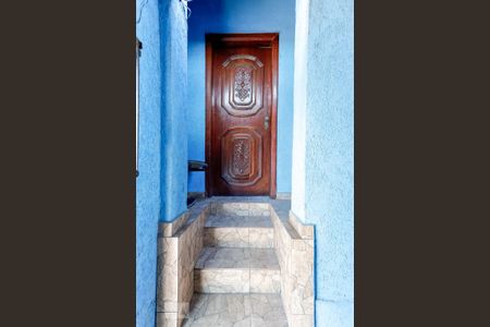 Casa à venda com 240m², 4 quartos e 4 vagasEscadas Entrada