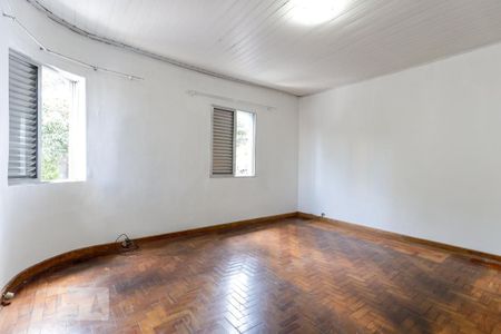 Casa à venda com 240m², 4 quartos e 4 vagasSuíte