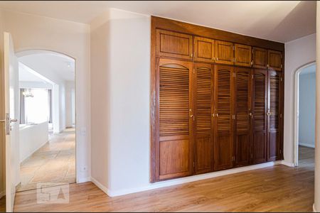 Apartamento para alugar com 278m², 4 quartos e 3 vagasCorredor