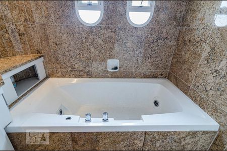 Apartamento para alugar com 278m², 4 quartos e 3 vagasBanheiro da suíte 1