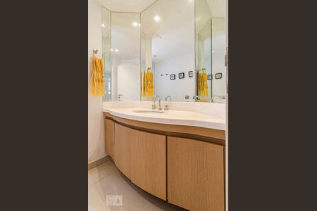 Apartamento para alugar com 278m², 4 quartos e 3 vagasBanheiro