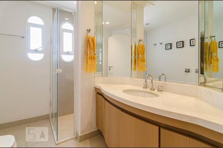 Apartamento para alugar com 278m², 4 quartos e 3 vagasBanheiro