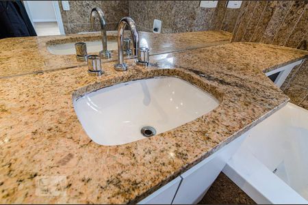 Apartamento para alugar com 278m², 4 quartos e 3 vagasBanheiro da suíte 1