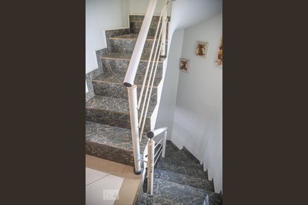 Escada de casa de condomínio à venda com 2 quartos, 136m² em Santa Paula, São Caetano do Sul