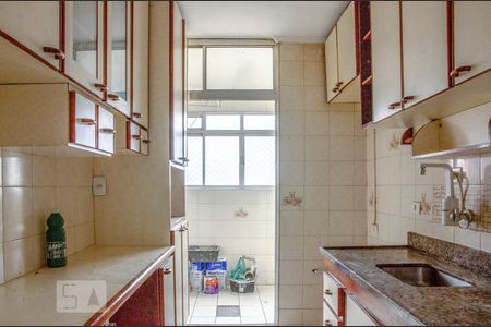 Cozinha de apartamento para alugar com 2 quartos, 67m² em Vila Amélia, São Paulo
