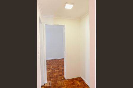Corredor de apartamento para alugar com 1 quarto, 50m² em Pinheiros, São Paulo