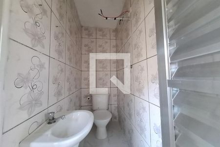 Banheiro de casa de condomínio para alugar com 1 quarto, 30m² em Vila Tolstoi, São Paulo