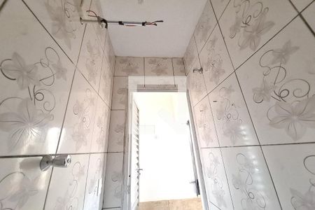 Banheiro de casa de condomínio para alugar com 1 quarto, 30m² em Vila Tolstoi, São Paulo