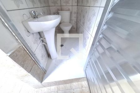 Banheiro de casa de condomínio para alugar com 1 quarto, 30m² em Vila Tolstoi, São Paulo