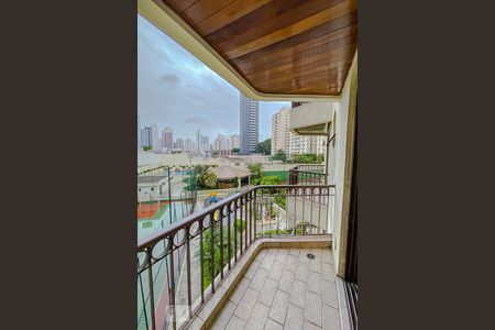 Apartamento para alugar com 155m², 4 quartos e 3 vagasVaranda do Quarto