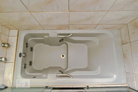 Apartamento para alugar com 155m², 4 quartos e 3 vagasDetalhe Banheiro da Suite 2