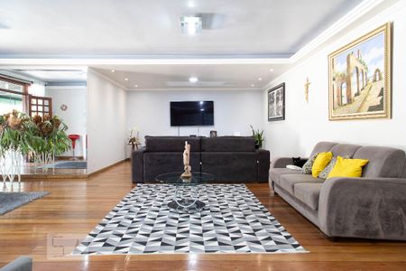 Casa à venda com 493m², 4 quartos e 2 vagas Casa à venda com 493m², 4 quartos e 2 vagasSala de tv
