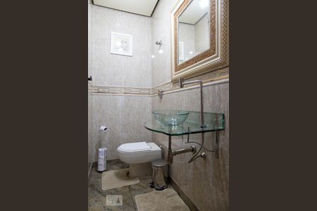 Casa à venda com 493m², 4 quartos e 2 vagas Casa à venda com 493m², 4 quartos e 2 vagasLavabo