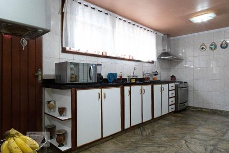 Casa à venda com 493m², 4 quartos e 2 vagas