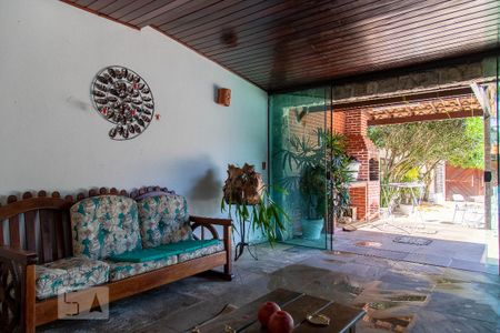 Casa à venda com 493m², 4 quartos e 2 vagas Casa à venda com 493m², 4 quartos e 2 vagasVaranda fechada