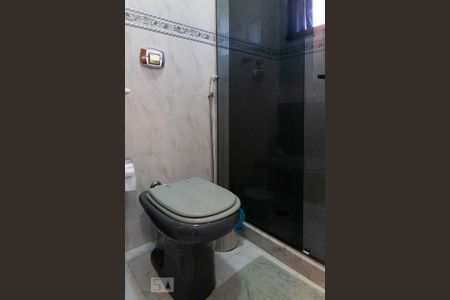 Casa à venda com 493m², 4 quartos e 2 vagas Casa à venda com 493m², 4 quartos e 2 vagasBanheiro social