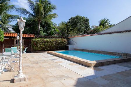 Casa à venda com 493m², 4 quartos e 2 vagas
