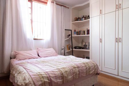 Casa à venda com 493m², 4 quartos e 2 vagas