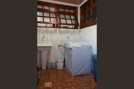 Casa à venda com 493m², 4 quartos e 2 vagas Casa à venda com 493m², 4 quartos e 2 vagasÁrea de serviço