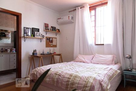 Casa à venda com 493m², 4 quartos e 2 vagas Casa à venda com 493m², 4 quartos e 2 vagasSuíte 2