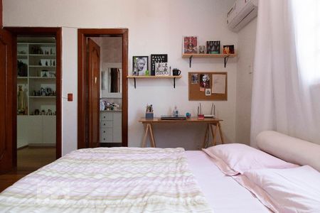 Casa à venda com 493m², 4 quartos e 2 vagas