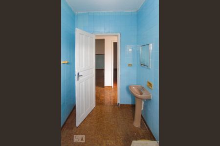 Banheiro de casa para alugar com 2 quartos, 60m² em Jardim Panorama (zona Leste), São Paulo
