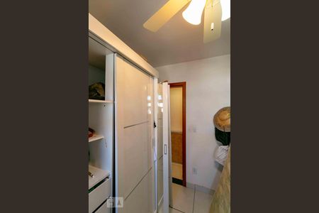 Apartamento à venda com 96m², 3 quartos e 2 vagasQuarto 2