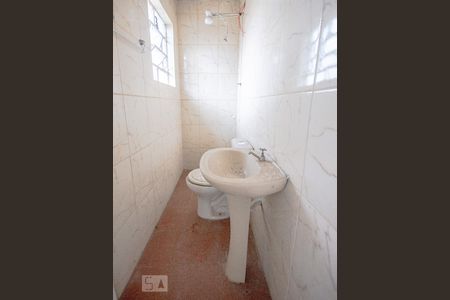 Casa à venda com 45m², 3 quartos e sem vagaBanheiro, Casa 2
