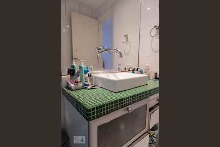 Casa à venda com 500m², 4 quartos e 2 vagas Casa à venda com 500m², 4 quartos e 2 vagasBanheiro da suíte 1