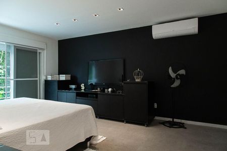 Casa à venda com 500m², 4 quartos e 2 vagas Casa à venda com 500m², 4 quartos e 2 vagasSuíte master