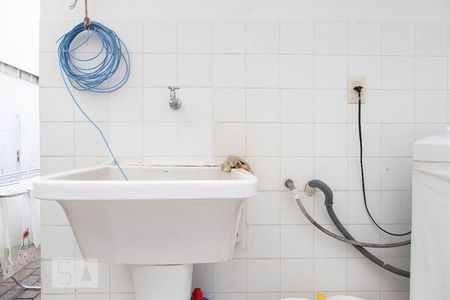 Casa à venda com 500m², 4 quartos e 2 vagas Casa à venda com 500m², 4 quartos e 2 vagasÁrea de serviço