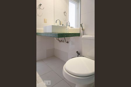 Casa à venda com 500m², 4 quartos e 2 vagas Casa à venda com 500m², 4 quartos e 2 vagasBanheiro da suíte 2