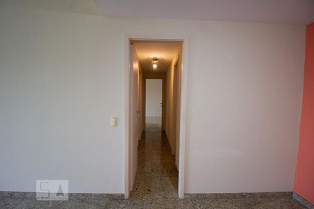 Corredor de apartamento para alugar com 3 quartos, 135m² em Freguesia de Jacarepaguá, Rio de Janeiro