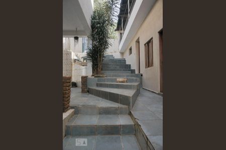 Casa à venda com 550m², 8 quartos e 8 vagasEscadas