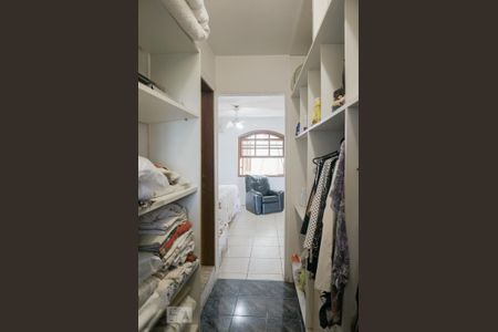 Casa à venda com 550m², 8 quartos e 8 vagasCloset da Suíte 1