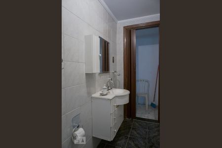 Casa à venda com 550m², 8 quartos e 8 vagasBanheiro da Suíte 5