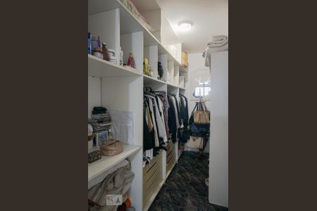 Casa à venda com 550m², 8 quartos e 8 vagasCloset da Suíte 1