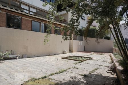 Casa à venda com 550m², 8 quartos e 8 vagasQuintal