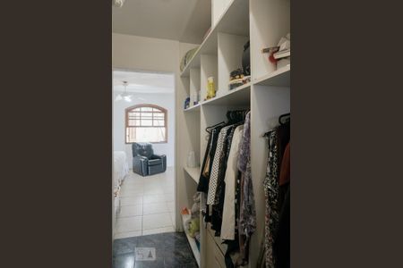 Casa à venda com 550m², 8 quartos e 8 vagasCloset da Suíte 1