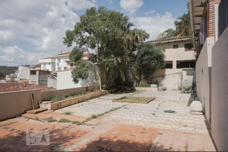 Casa à venda com 550m², 8 quartos e 8 vagasQuintal