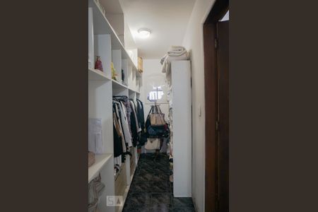 Casa à venda com 550m², 8 quartos e 8 vagasCloset da Suíte 1