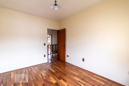 Casa à venda com 341m², 4 quartos e 8 vagasQuarto 2