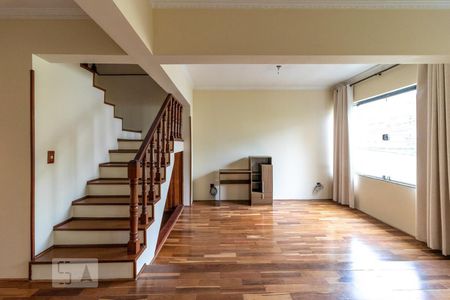 Sala de Estar de casa à venda com 4 quartos, 341m² em Jardim Mangalot, São Paulo