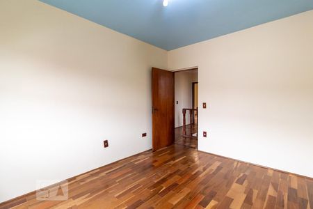 Casa à venda com 341m², 4 quartos e 8 vagasQuarto 3