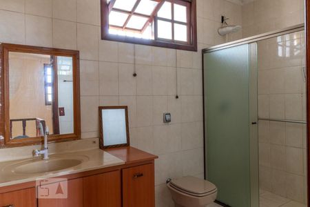 Casa à venda com 341m², 4 quartos e 8 vagasBanheiro 2