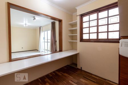 Casa à venda com 341m², 4 quartos e 8 vagasEscritório