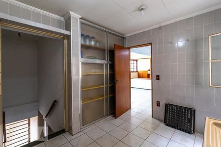 Casa à venda com 341m², 4 quartos e 8 vagasÁrea de Serviço